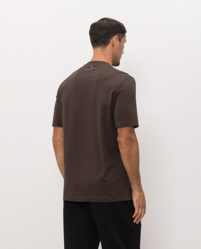 Brunello Cucinelli Футболка коричневого цвета с вышивкой M0B138518