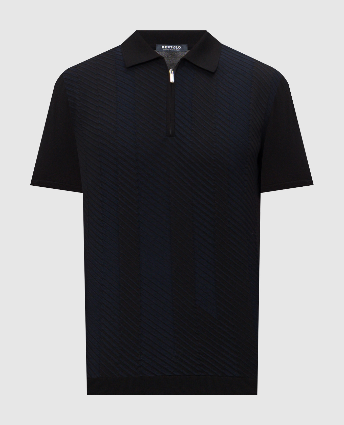 Черное поло в узор полоски