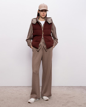 Brunello Cucinelli Белая майка в рубчике с нашивкой эмблемы MG902VT100