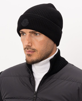 Moncler Черная шапка из шерсти и кашемира с нашивкой логотипа L20913B00007M4281