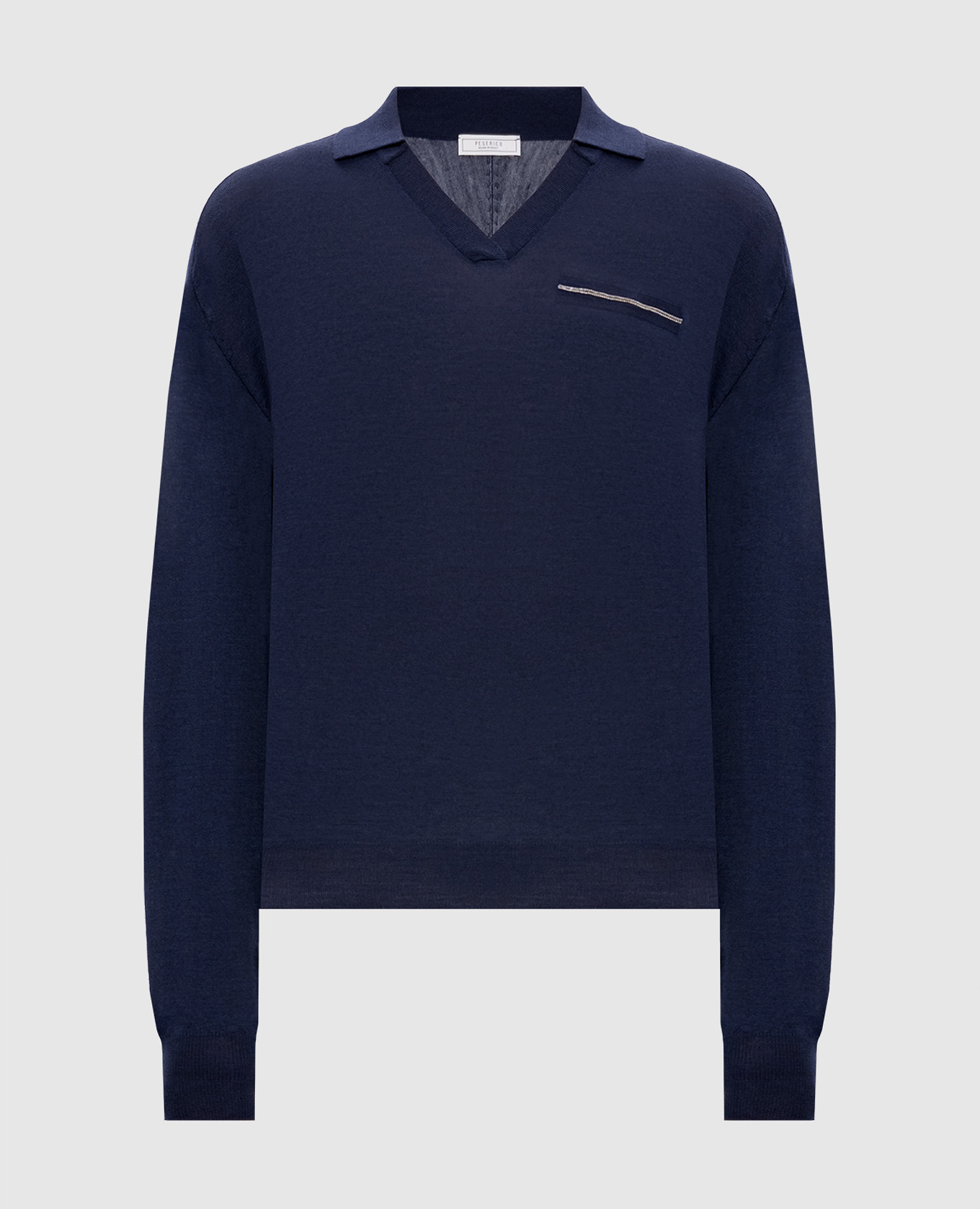 Синий пуловер из шерсти с цепочкой