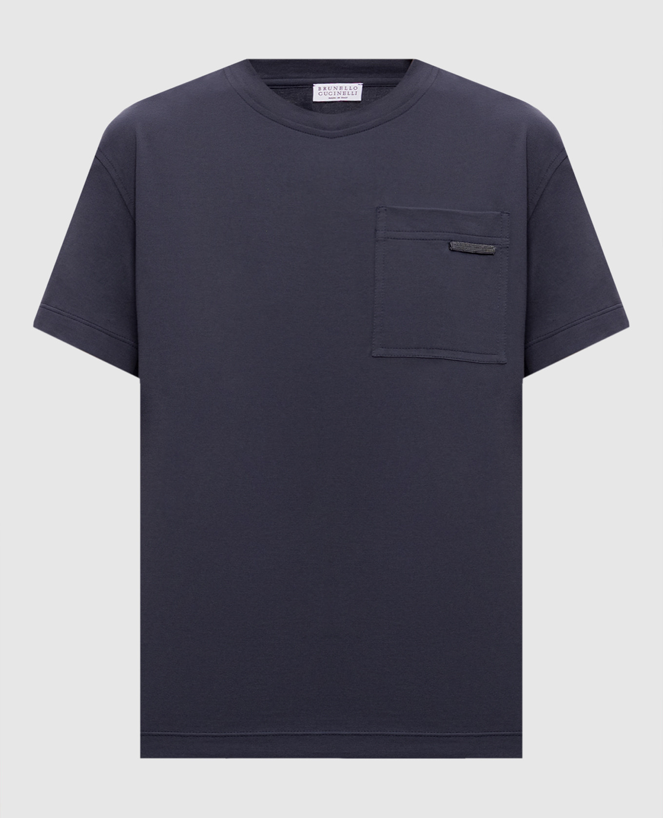 Синяя футболка с цепочкой