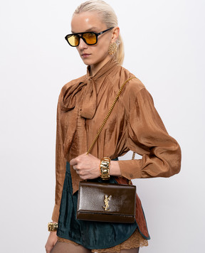 Saint Laurent Коричневая кожаная лакированная сумка KATE 851504AAGJA