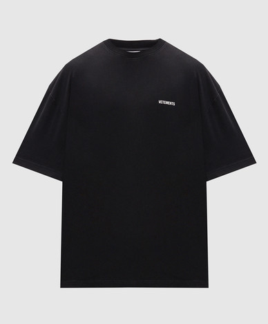 Черная футболка с контрастным принтом логотипа