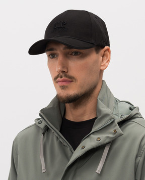 C.P. Company Чорна кепка з логотипом MAC048A006288A
