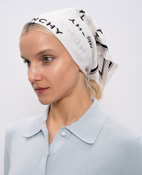 Givenchy Біла хустка із шовку в принт логотипа 710009347006