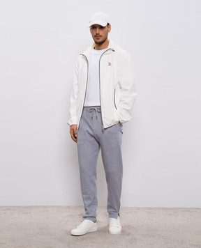 Brunello Cucinelli Белая ветровка с вышивкой эмблемы MM49A7440G