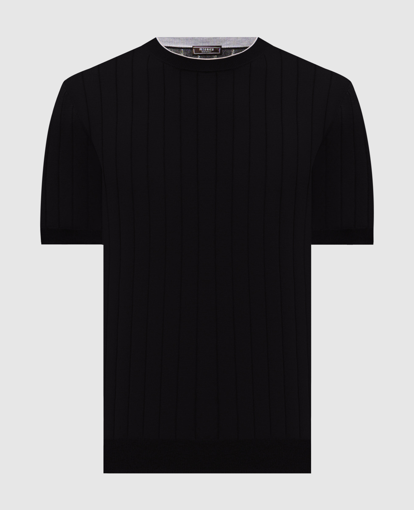 Черная футболка