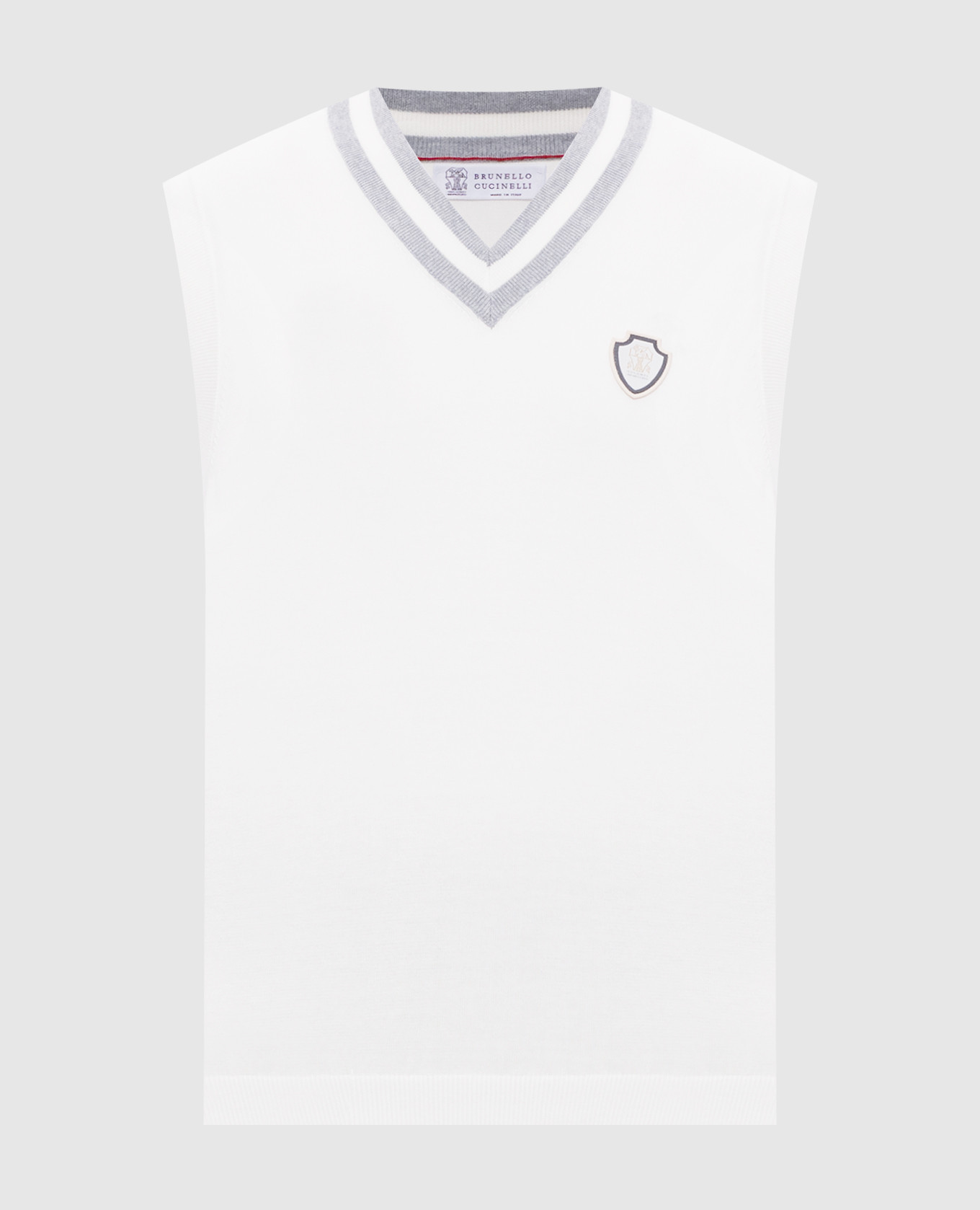 Белый жилет с нашивкой эмблемы