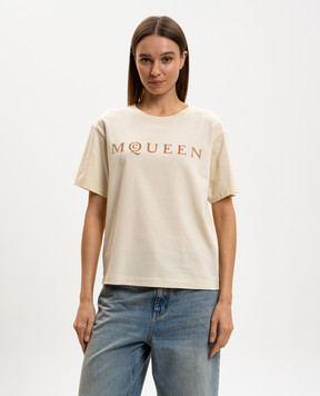 Alexander McQueen Бежевая футболка с фактурным логотипом 858325QLAE6