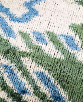 Les Ottomans Зеленая декоративная подушка из шелка в принт V43140X50D