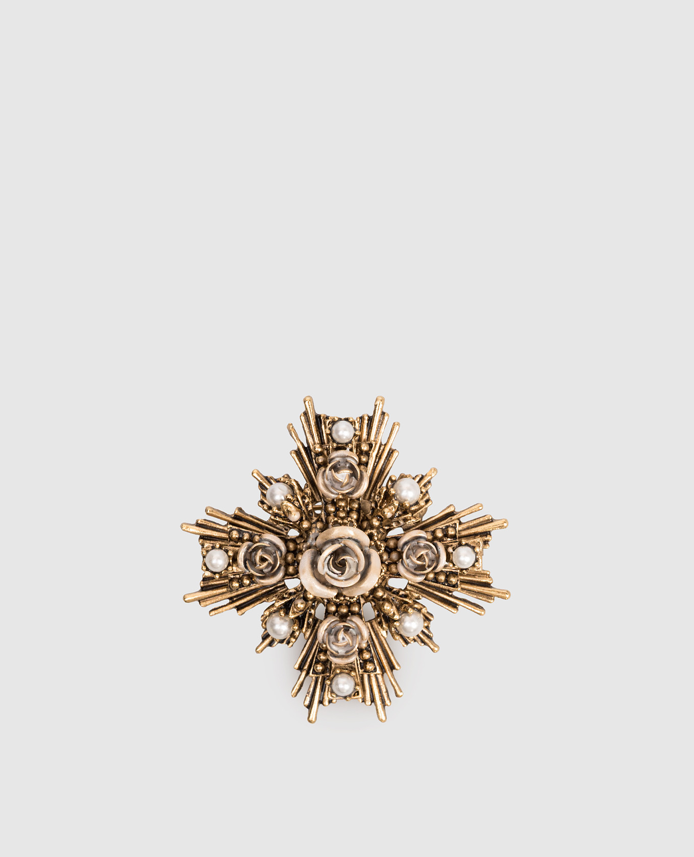 Золотая брошь с розами