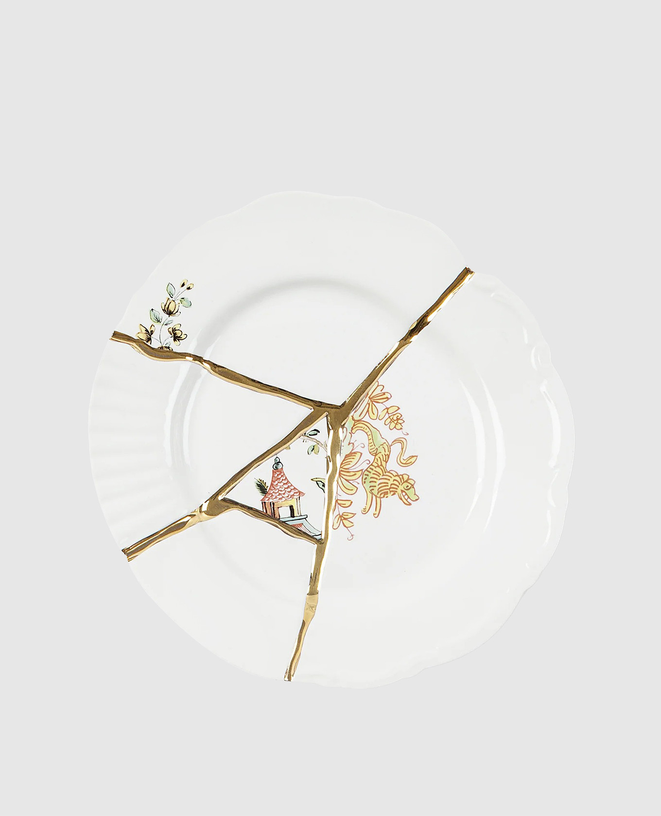 Белая фарфоровая десертная тарелка Kintsugi с позолотой