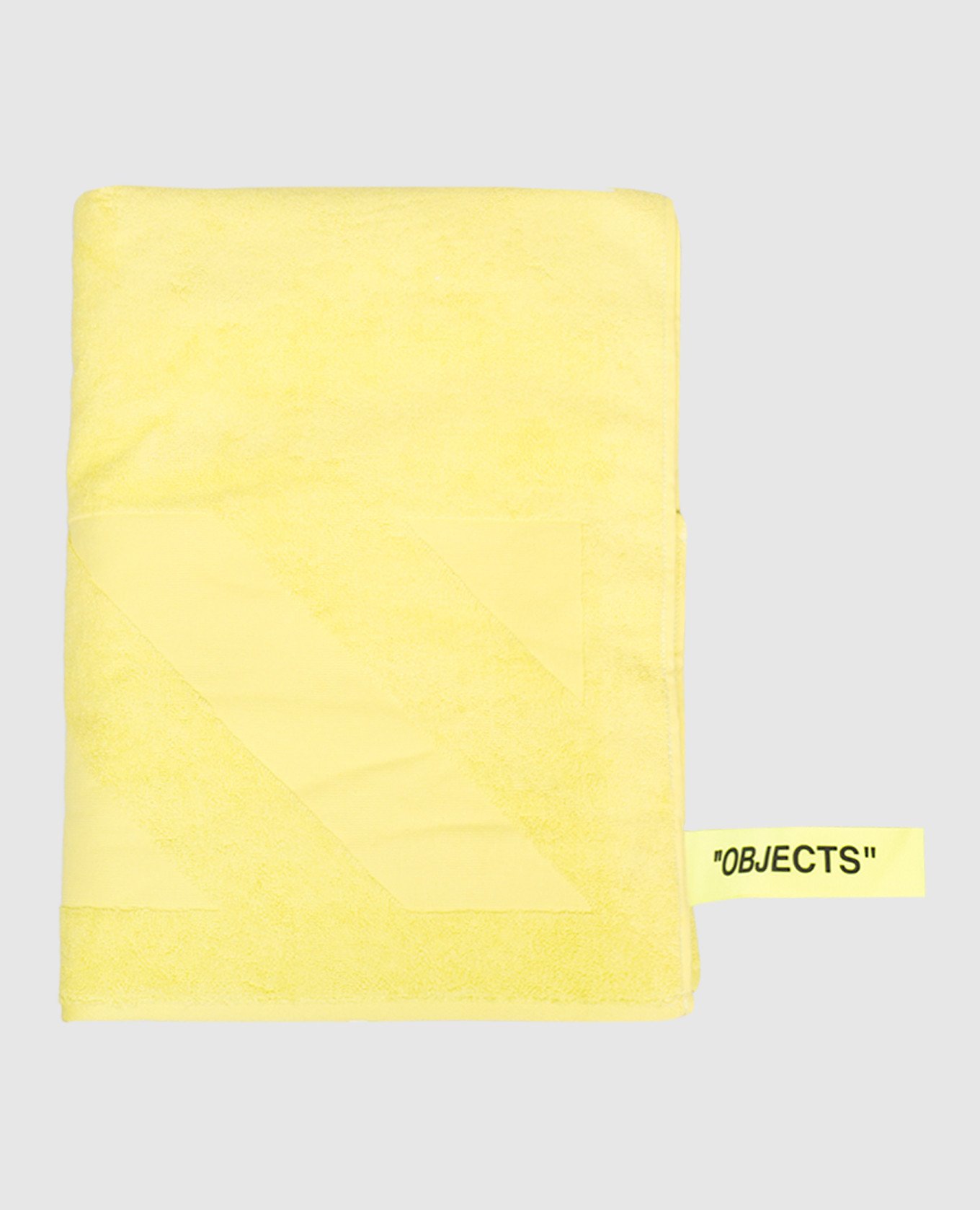 Желтое махровое полотенце с принтом