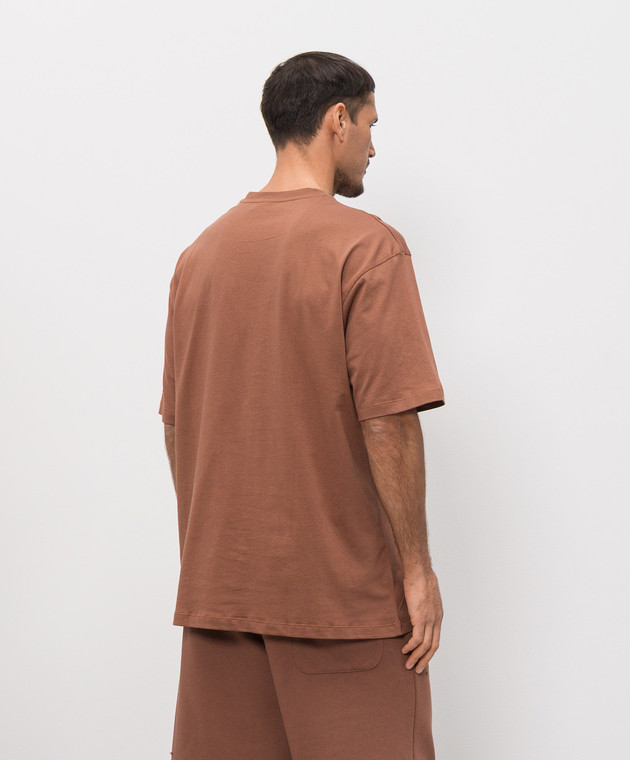 Comme des Fuckdown Коричнева футболка з вишивкою емблеми FMS6CFABM01981 зображення 4