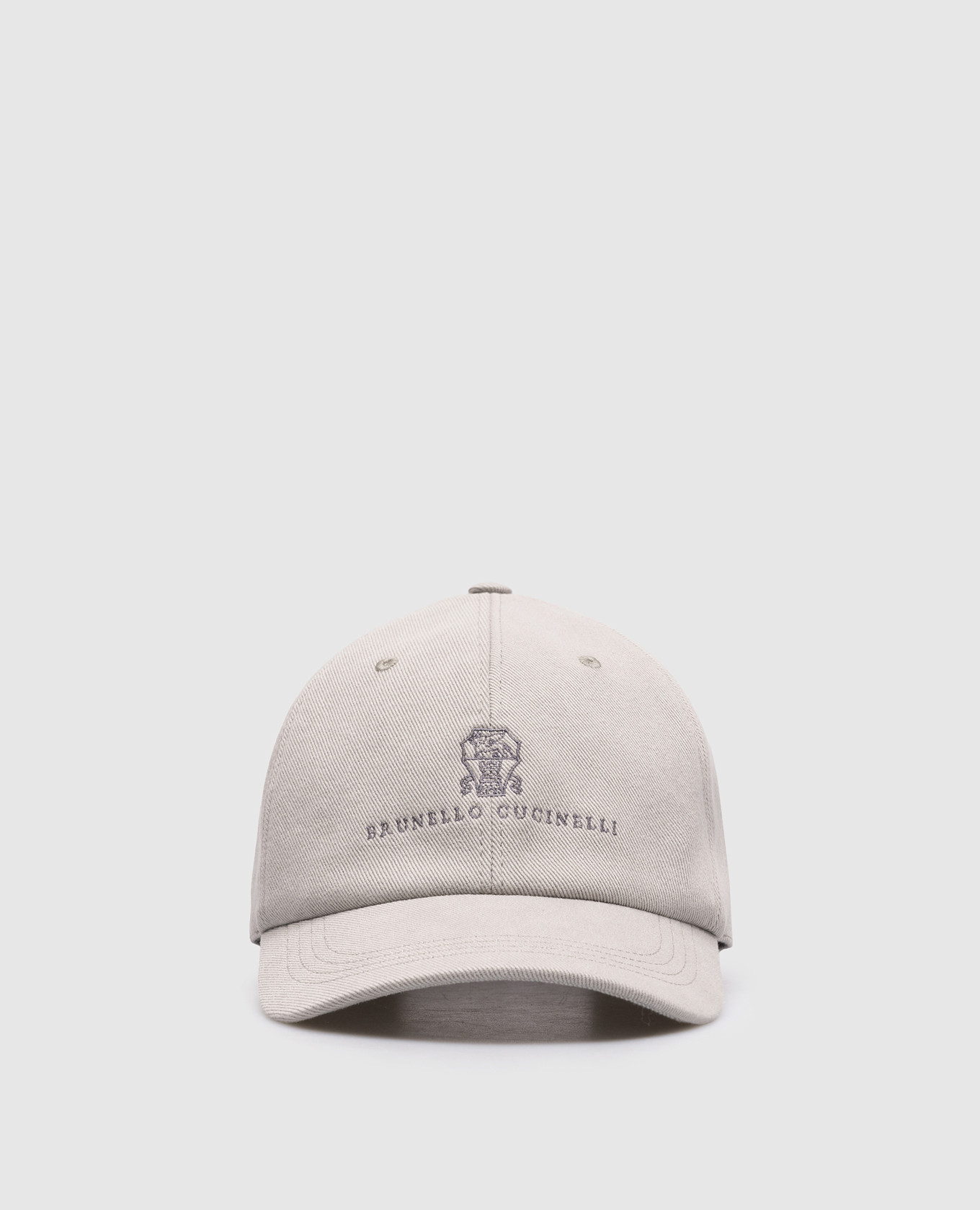 Серая кепка с вышивкой логотипа