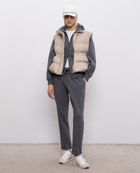 Brunello Cucinelli Серые спортивные брюки с отворотами MP827FB799
