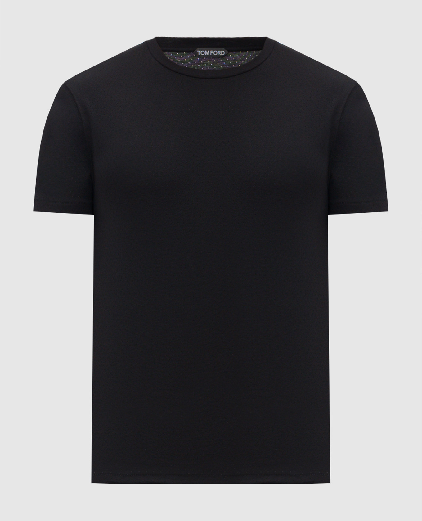 Черная футболка с перфорацией