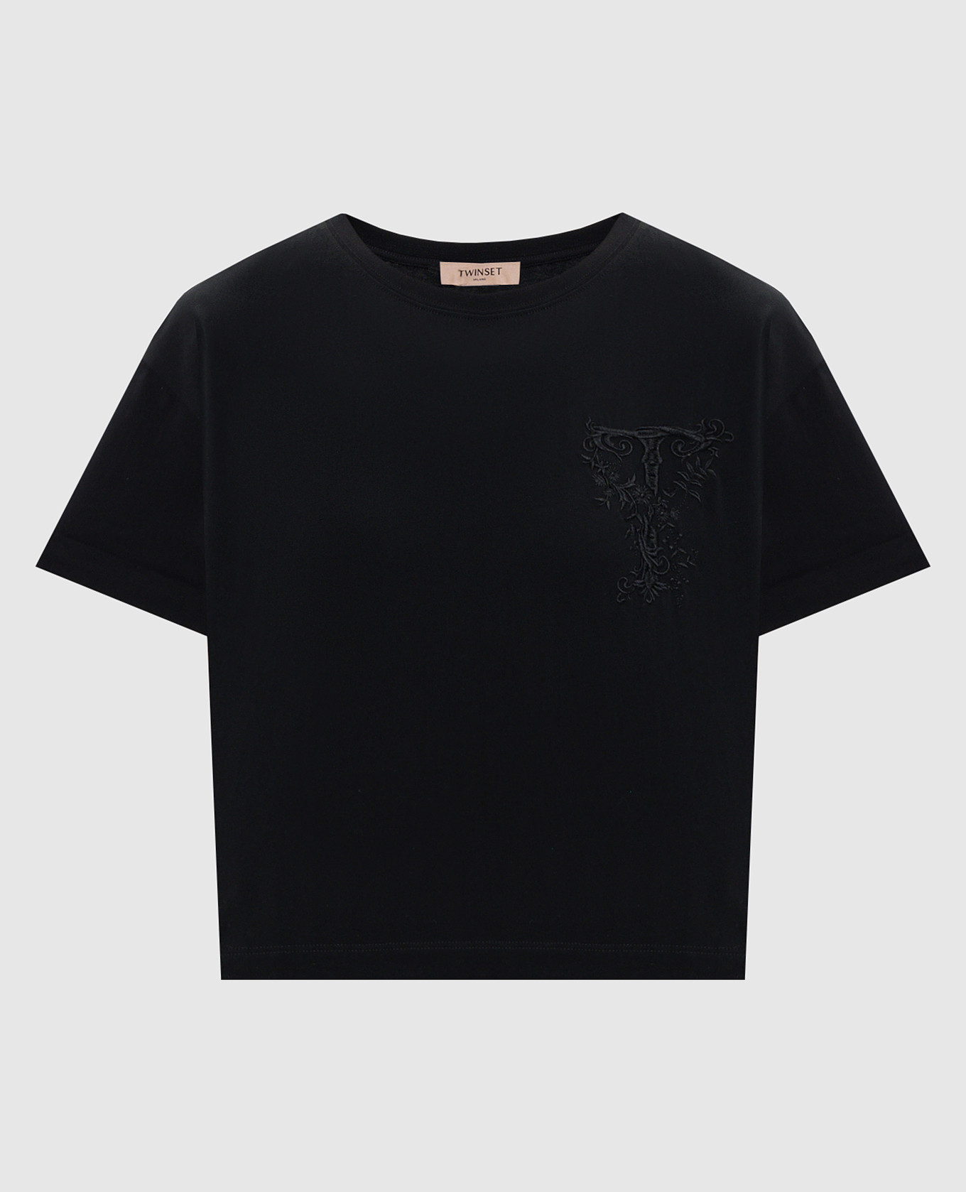 Черная футболка с вышивкой монограммы