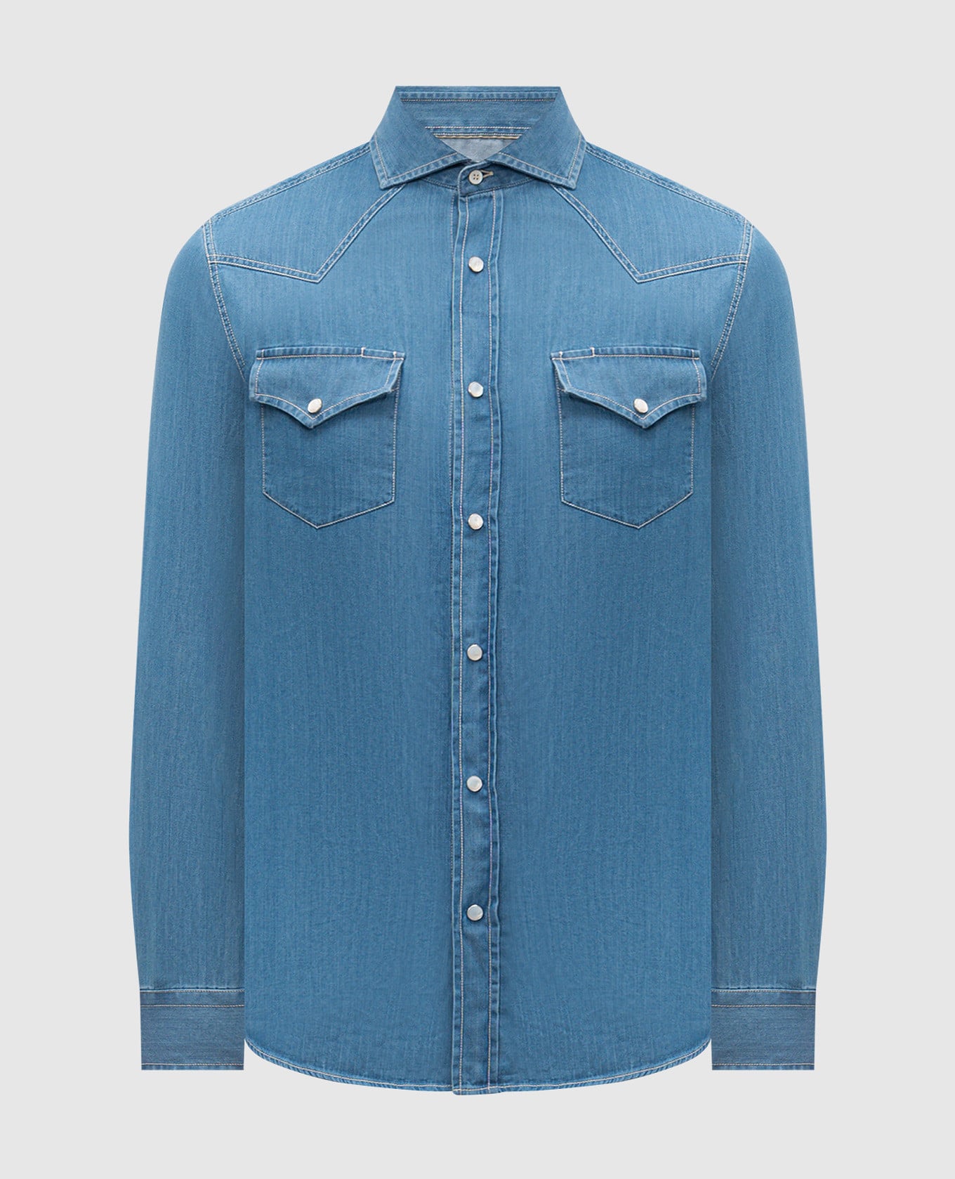 Голубая джинсовая рубашка