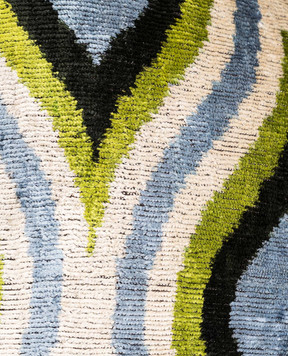 Les Ottomans Голубая декоративная подушка из шелка в принт V10040X50D