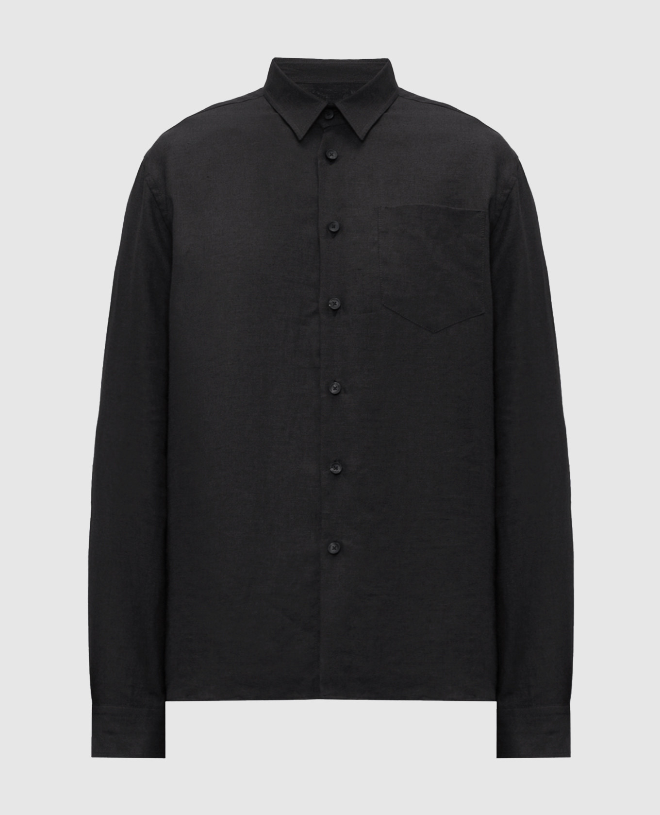 Черная рубашка из льна