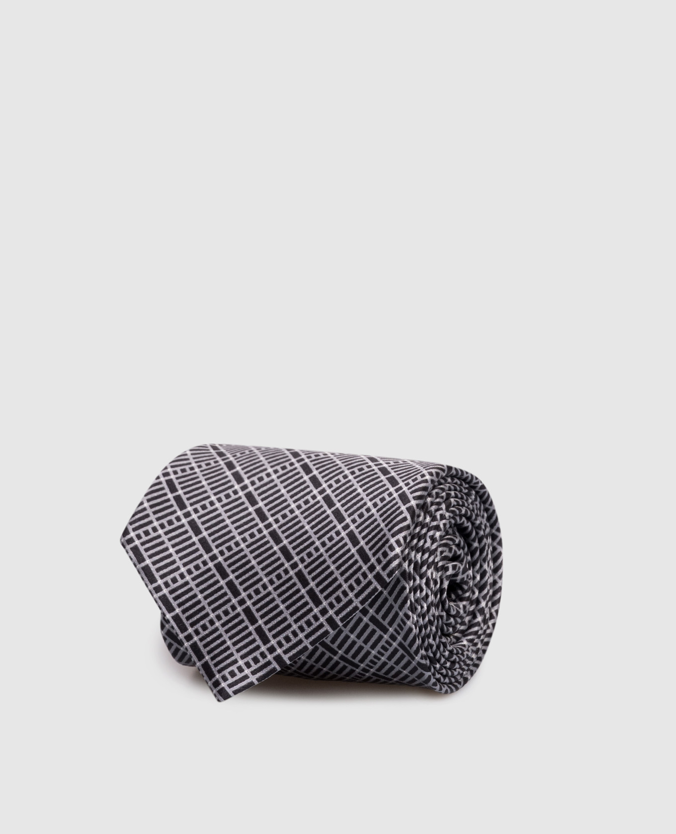 Черный галстук из шелка в геометрический узор