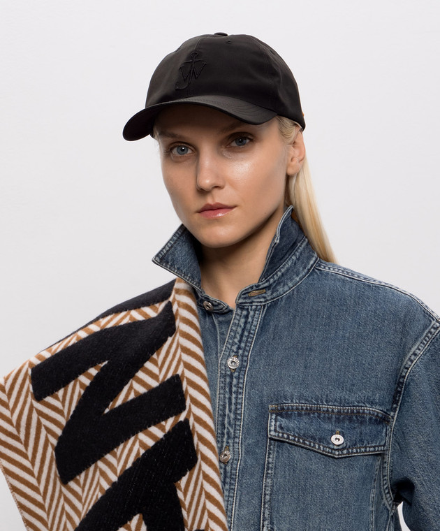 JW Anderson Черная кепка с вышивкой AC0417FA0485w изображение 2