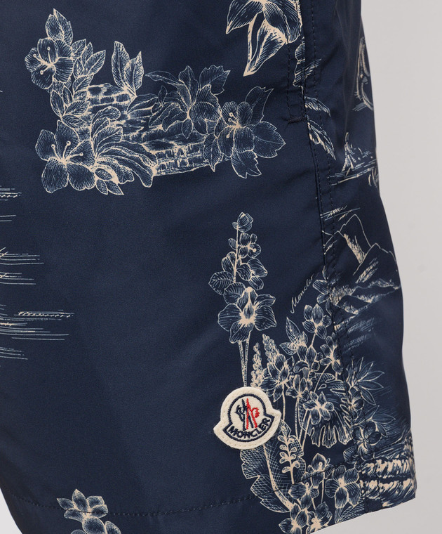 Moncler Синие шорты для плавания в принт L10912C00012599HP изображение 4