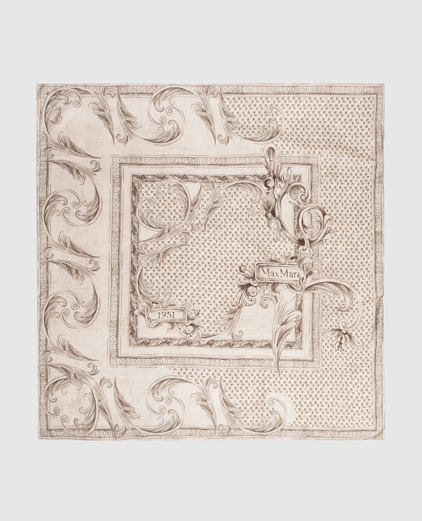 

Бежевый платок CARRE из шелка в брендовый принт, Платки