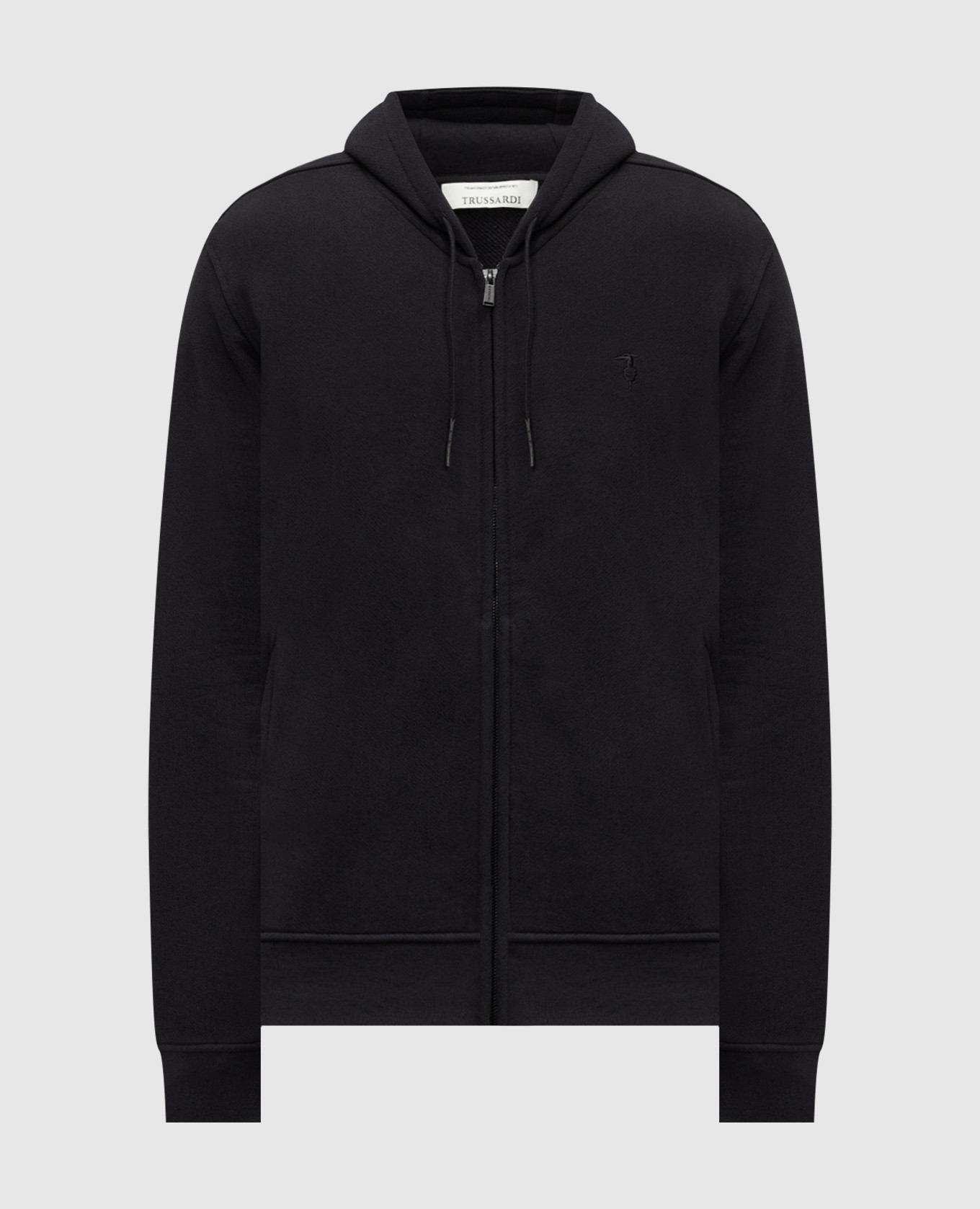 Черная спортивная куртка с вышивкой эмблемы