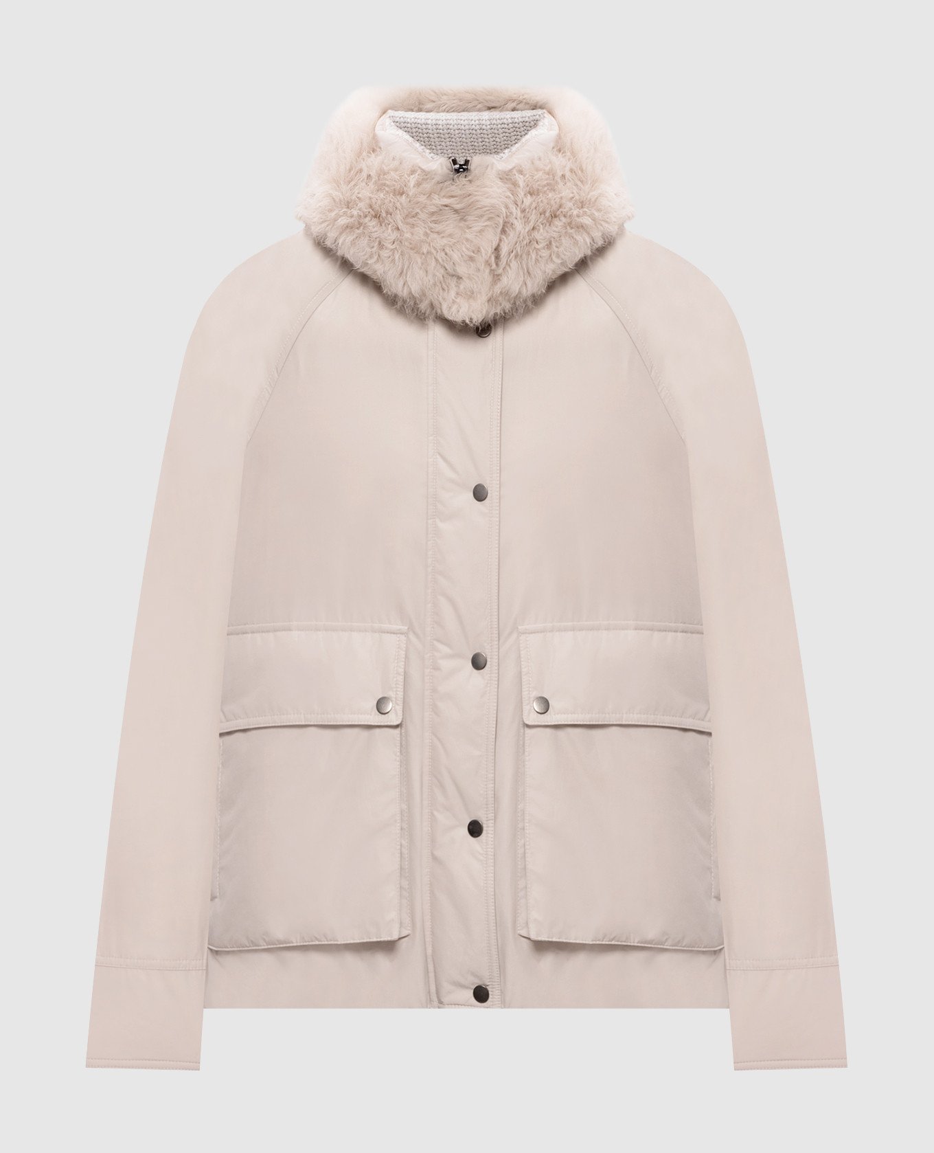 Серая пуховая куртка с мехом