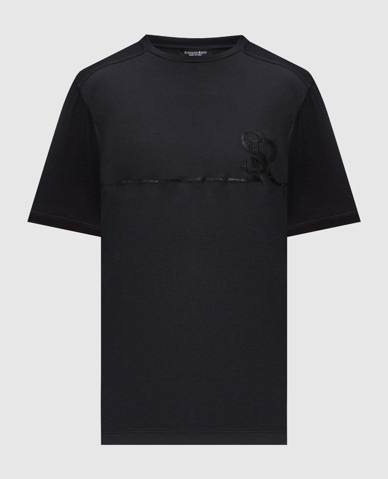 Черная футболка с шелком