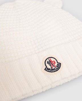 Moncler ENFANT Детская шапка цвета айвори из шерсти L29513B00005M1131
