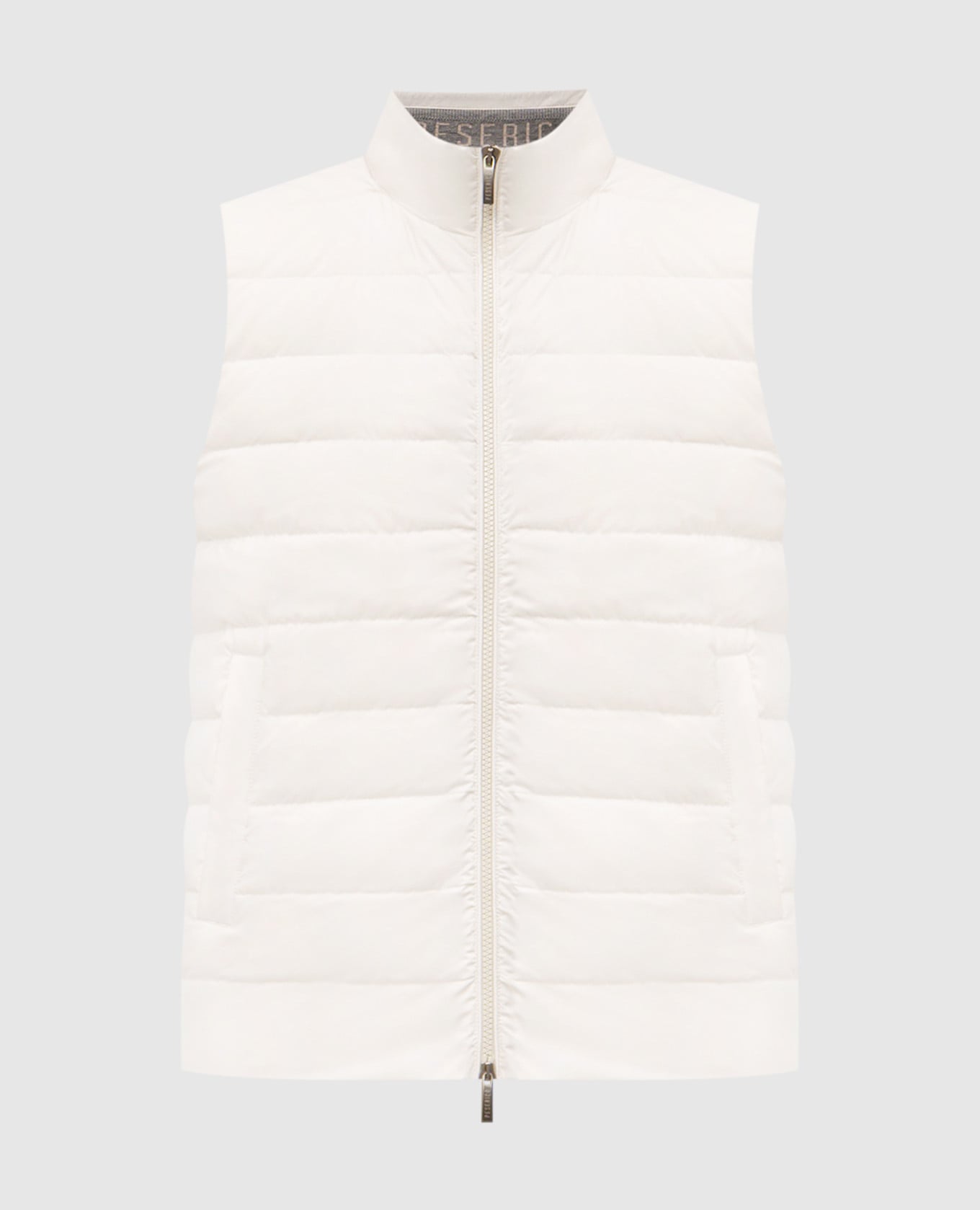 Белый пуховой жилет