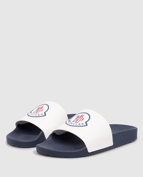 Moncler ENFANT Детские белые шлепанцы с фактурным логотипом L19544C00010M4225