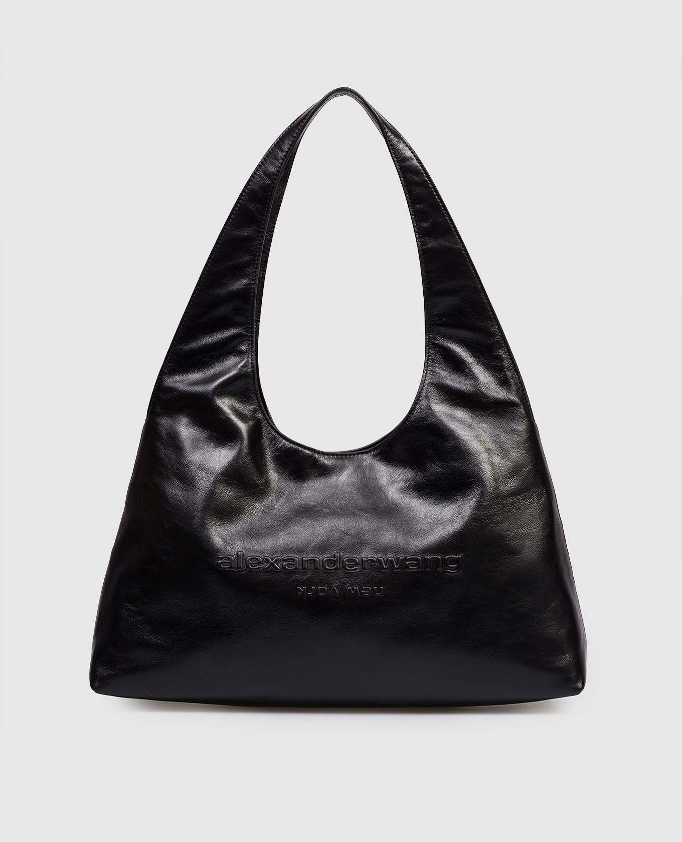 Черная кожаная сумка с фактурным логотипом