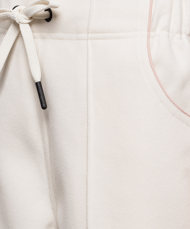 Moncler Grenoble Брюки цветные айвори с нашивкой эмблемы L20988H0000289B08 изображение 5