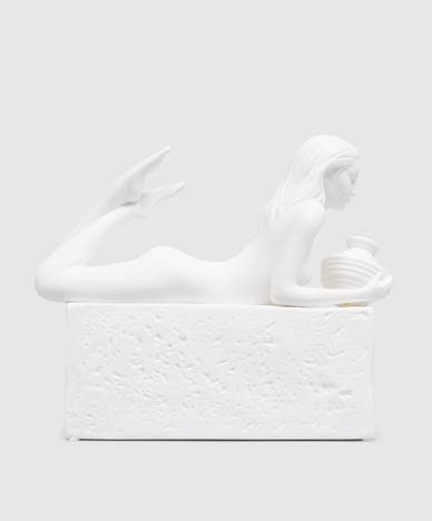 Декоративная белая фарфоровая статуэтка Zodiac Aquarius woman