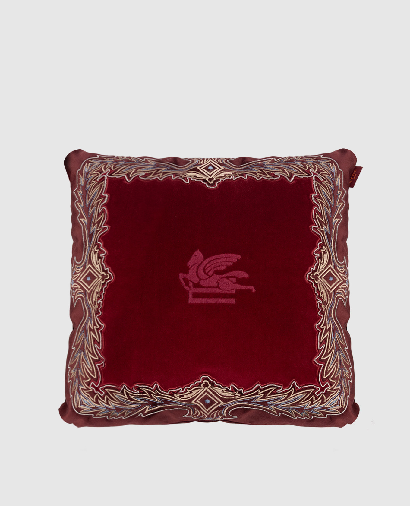 

Бордовая велюровая декоративная подушка с вышивкой эмблемы Pegaso, Бордовый, Подушки