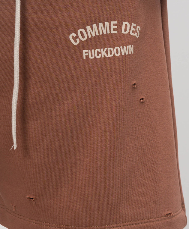 Comme des Fuckdown Коричневые шорты с принтом логотипа и прорехами FMS6CFABM01925 изображение 5