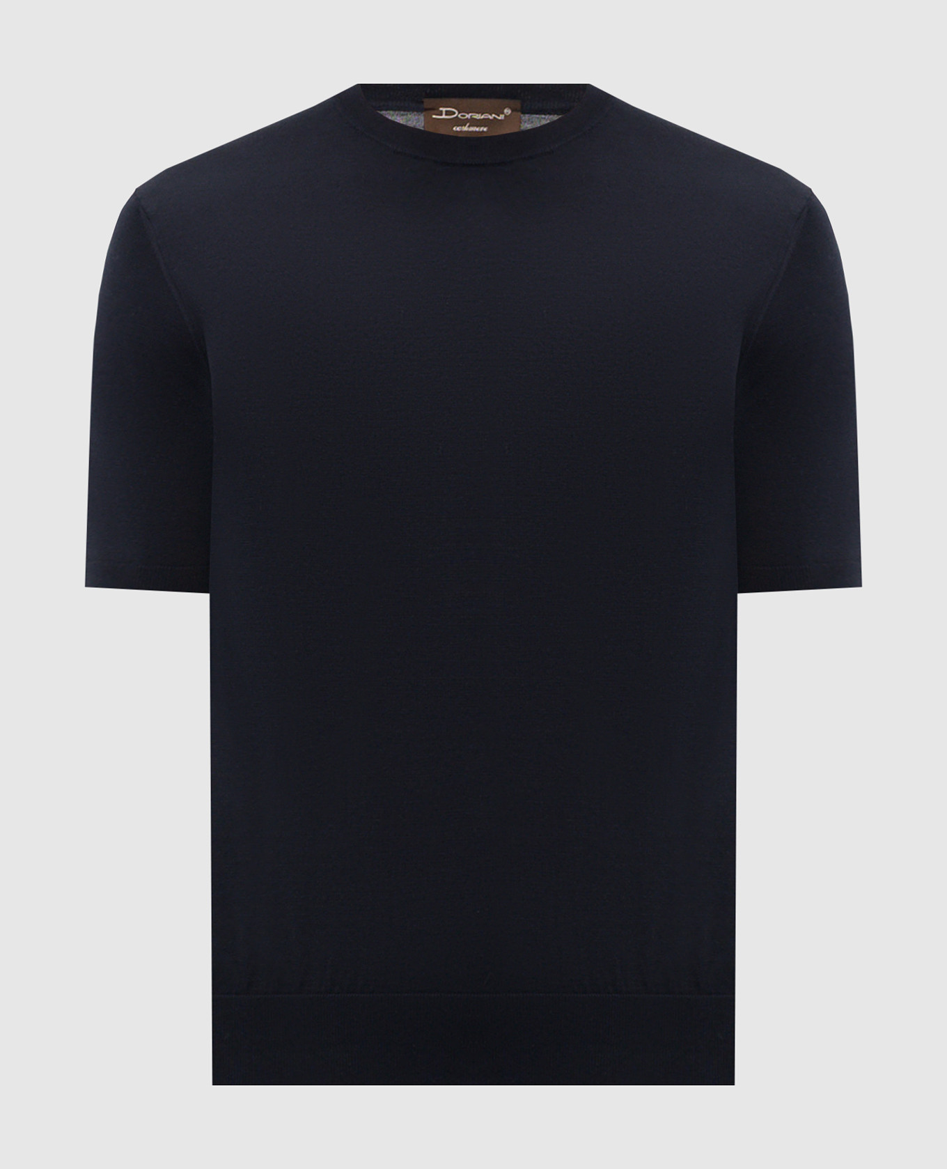 Синяя футболка с шелком