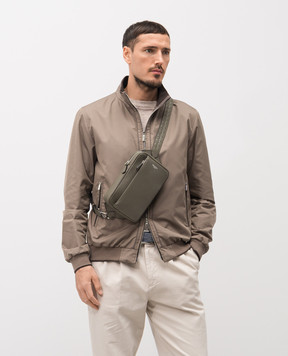 Serapian Кожаная сумка слинг цвета хаки с логотипом SRCMOMML738715A042