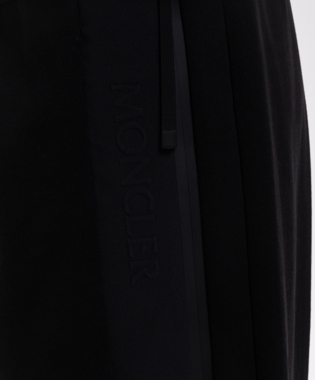 Moncler Черные спортивные брюки с фактурным логотипом L20918H0001189AZY изображение 5