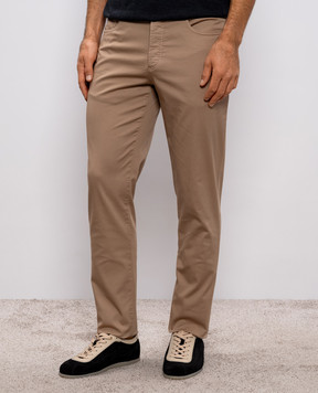 Brunello Cucinelli Бежевые брюки с патчем логотипа M289LI1780