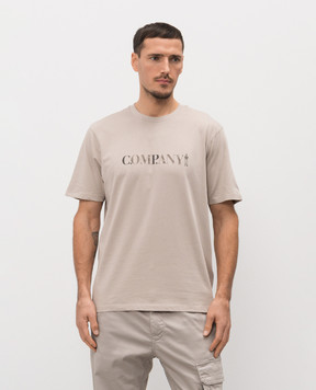 C.P. Company Бежева футболка з емблемою MTS085A005100W