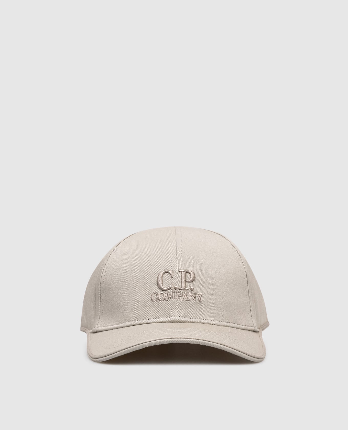 Серая кепка с вышивкой логотипа