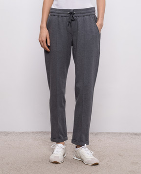 Brunello Cucinelli Серые спортивные брюки с отворотами MP827FB799