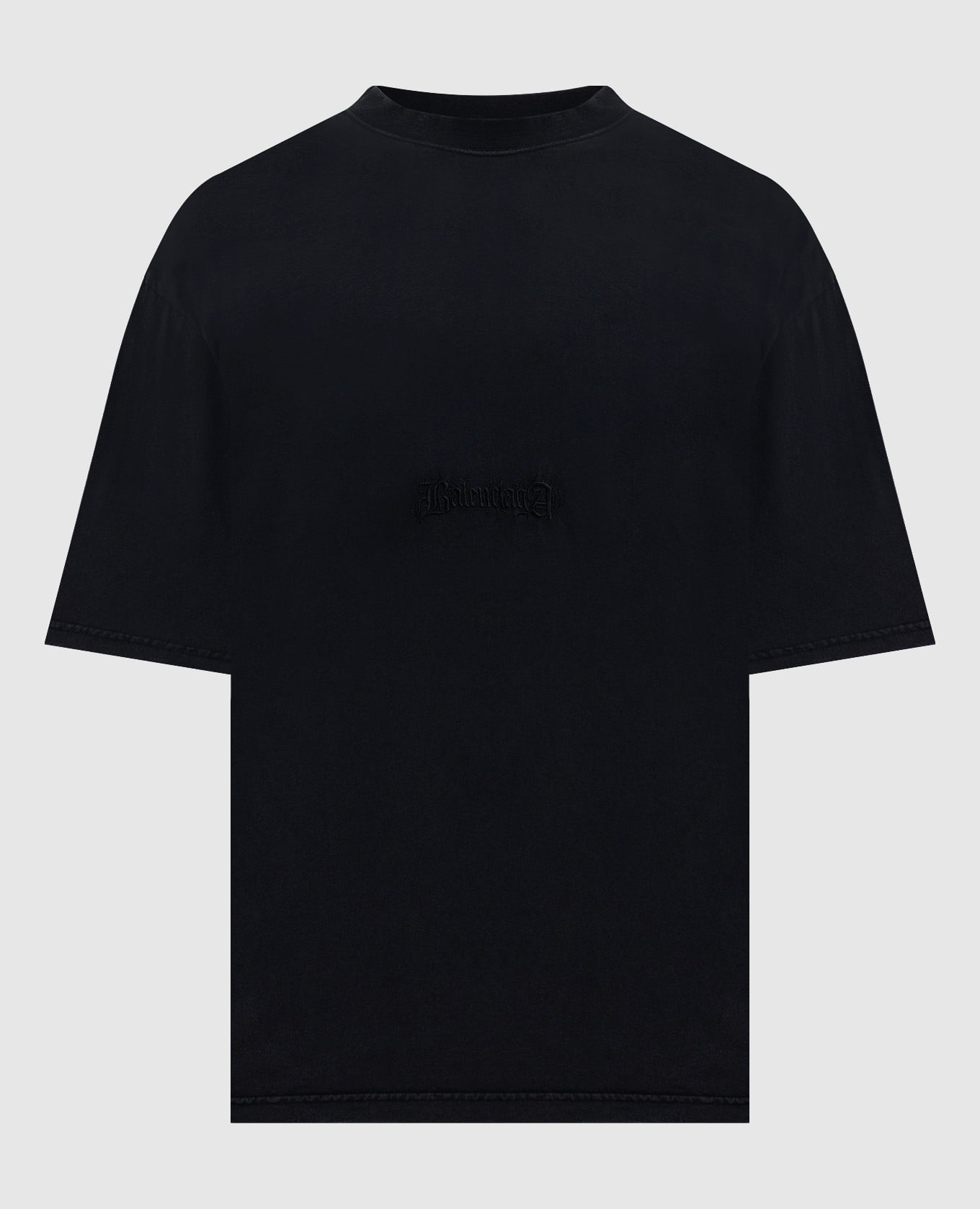 Черная футболка с логотипом