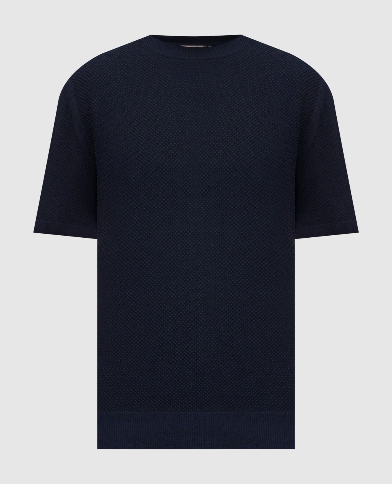 Синяя футболка в узор